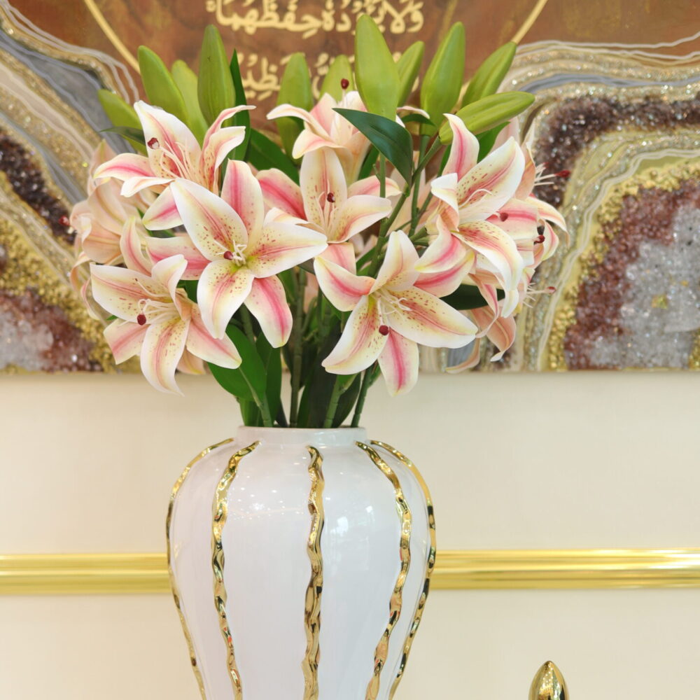 LILY FLOWERS WITH CERAMIC GINGER VASE